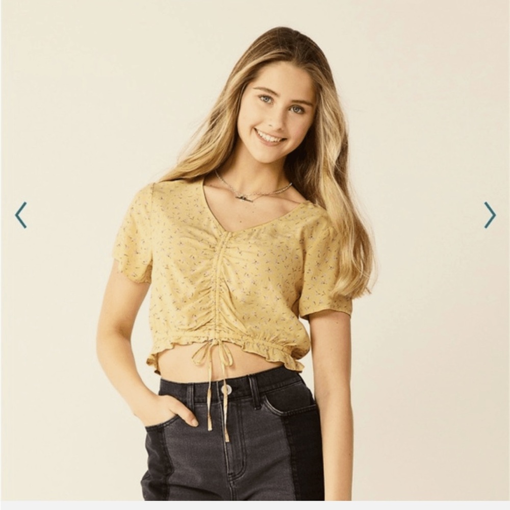 SO Yellow Ruched V-Neck‎ Cropped Top-M